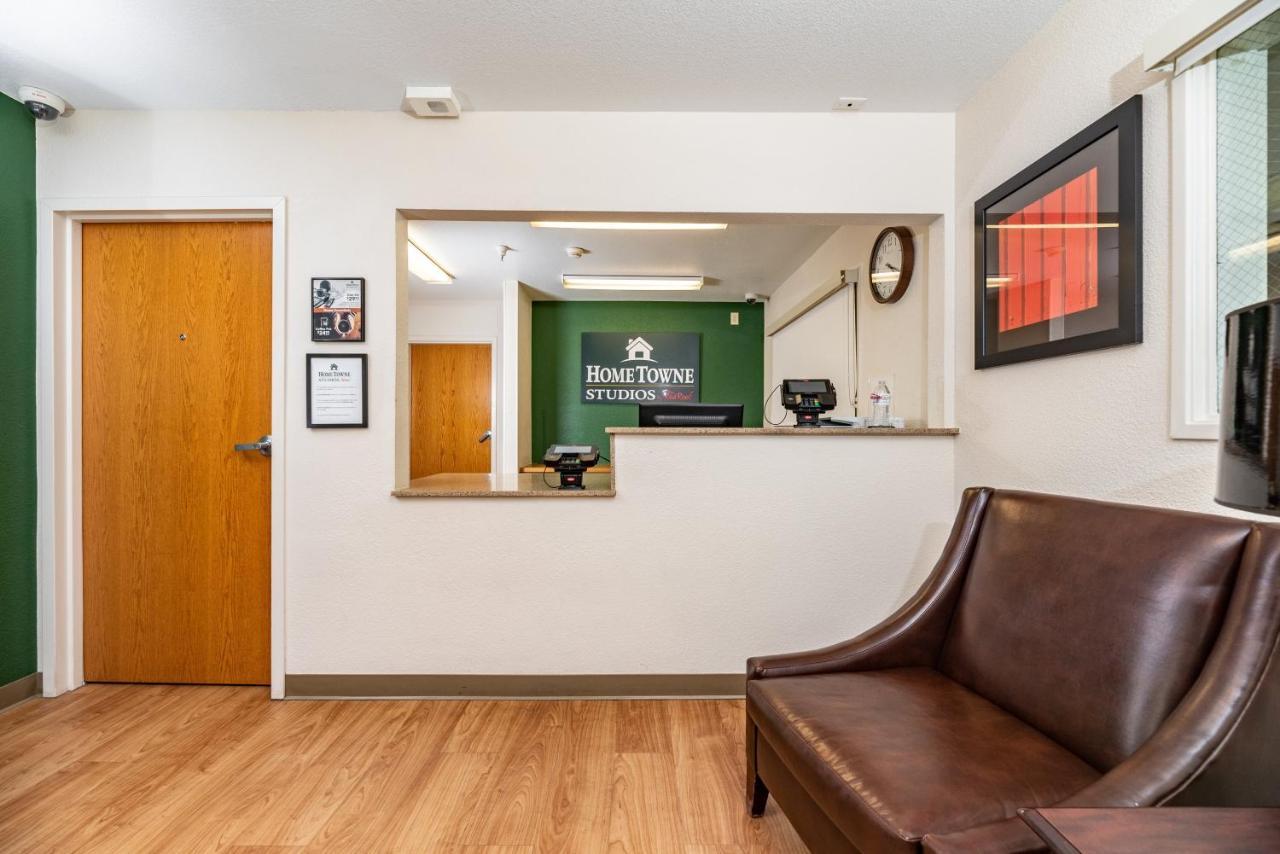 Hometowne Studios By Red Roof Fresno - West Exterior foto