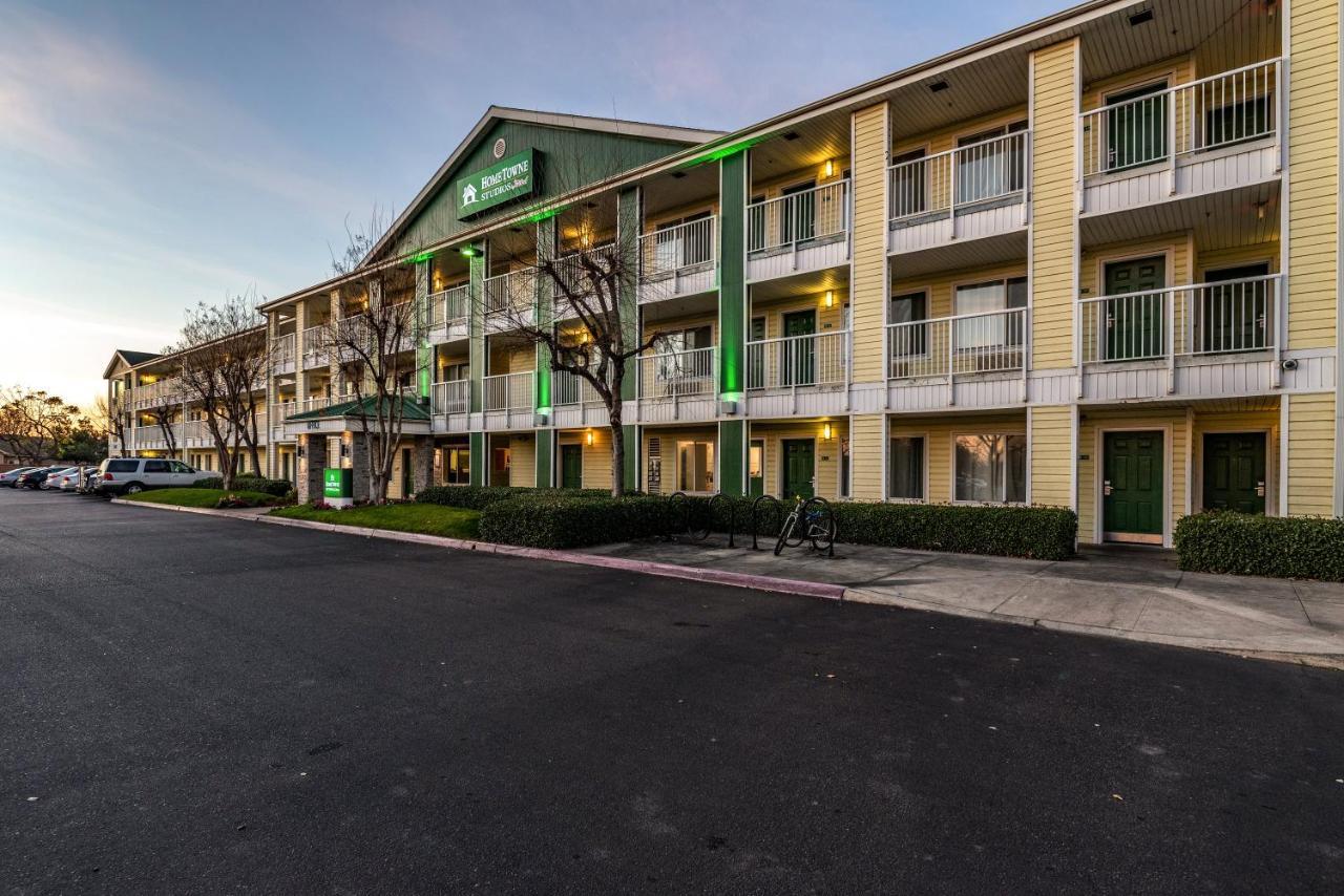 Hometowne Studios By Red Roof Fresno - West Exterior foto